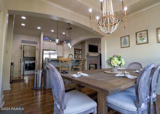 Building Photo - 228 Crenshaw Dr