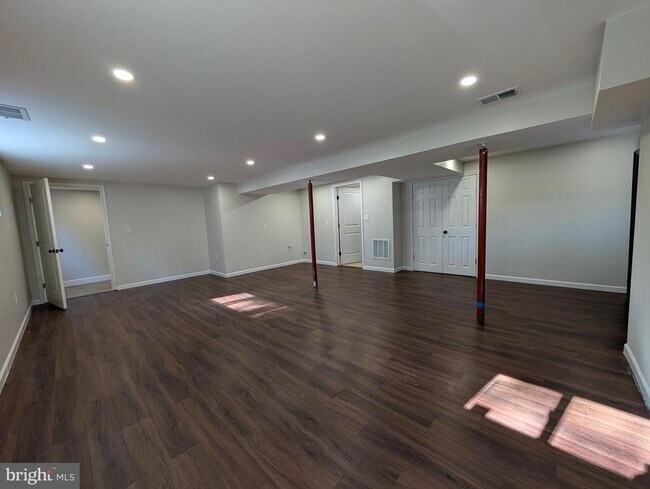 Building Photo - 7410 Long Pine Dr