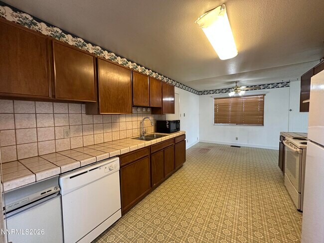 Building Photo - 1365 Akard Dr