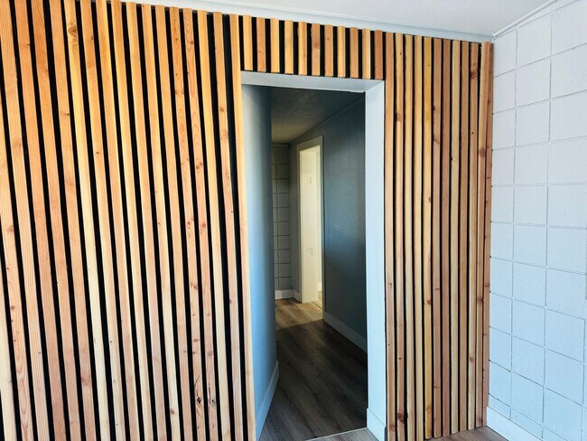 Building Photo - Spacious 3 Bedroom, 2 Bathroom Home with Solar in Bullhead City!