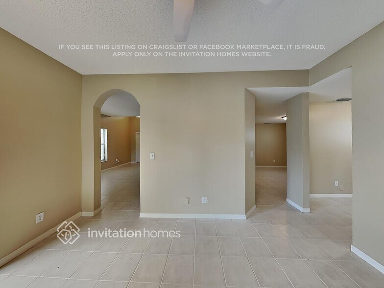 Building Photo - 11249 NW 34th Pl