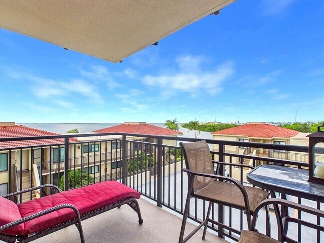 Building Photo - 6372 Palma Del Mar Blvd S