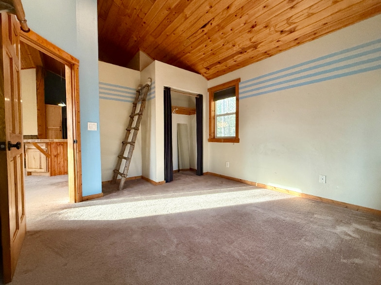 Building Photo - 1611 N Fork Rd