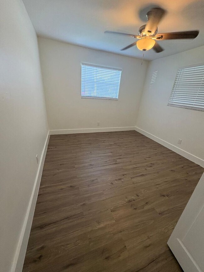 Building Photo - Special Pricing! Beautifully Updated 2-Bedroom Home in Prime Location!