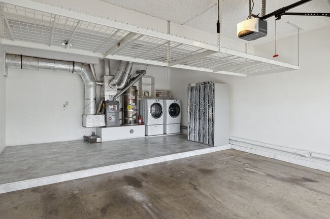 Building Photo - Seaview Hills Condo in Midtown Ventura