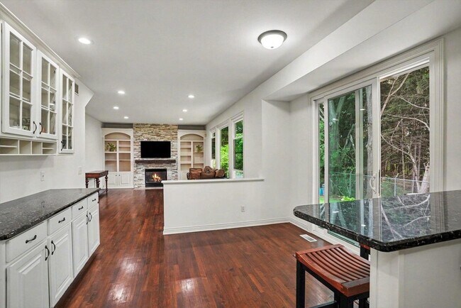Building Photo - 3382 Hampstead Ct