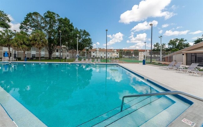 Building Photo - 3240 S Semoran Blvd