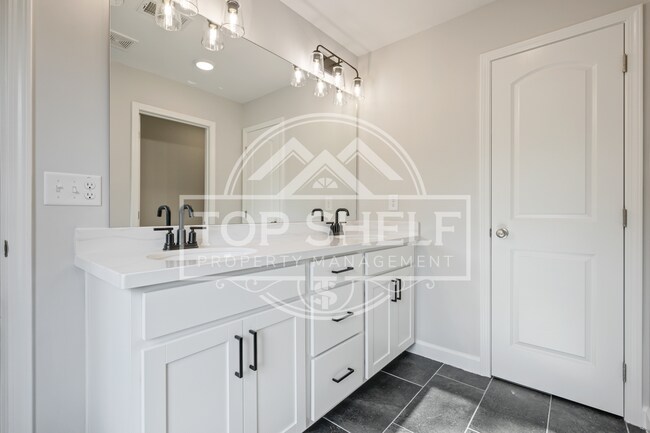 Building Photo - 3744 Silvery Wy