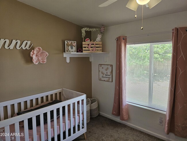 Building Photo - 1042 W Ocotilla St