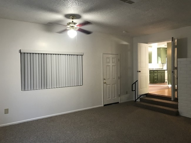Building Photo - 1059 La Mesa Dr