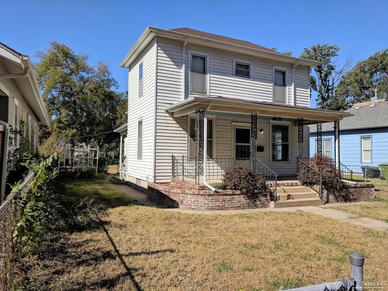 Building Photo - 418 S 10th St