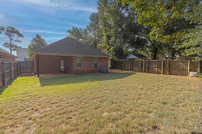Building Photo - 3009 Santa Elena Dr
