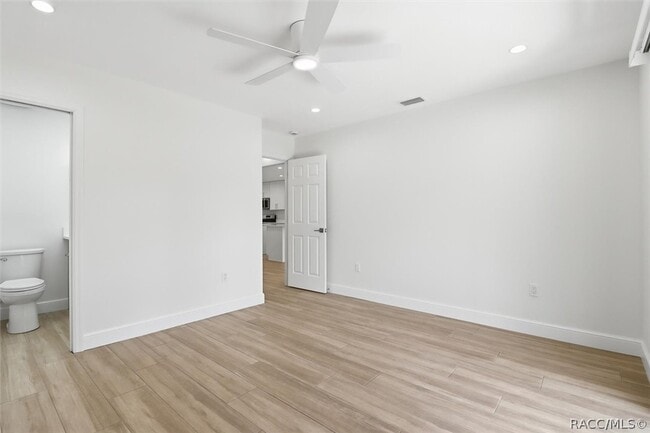 Building Photo - 11625 W Riverhaven Dr