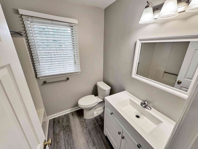Building Photo - Renovated 4BR Home in Walton HS East Cobb