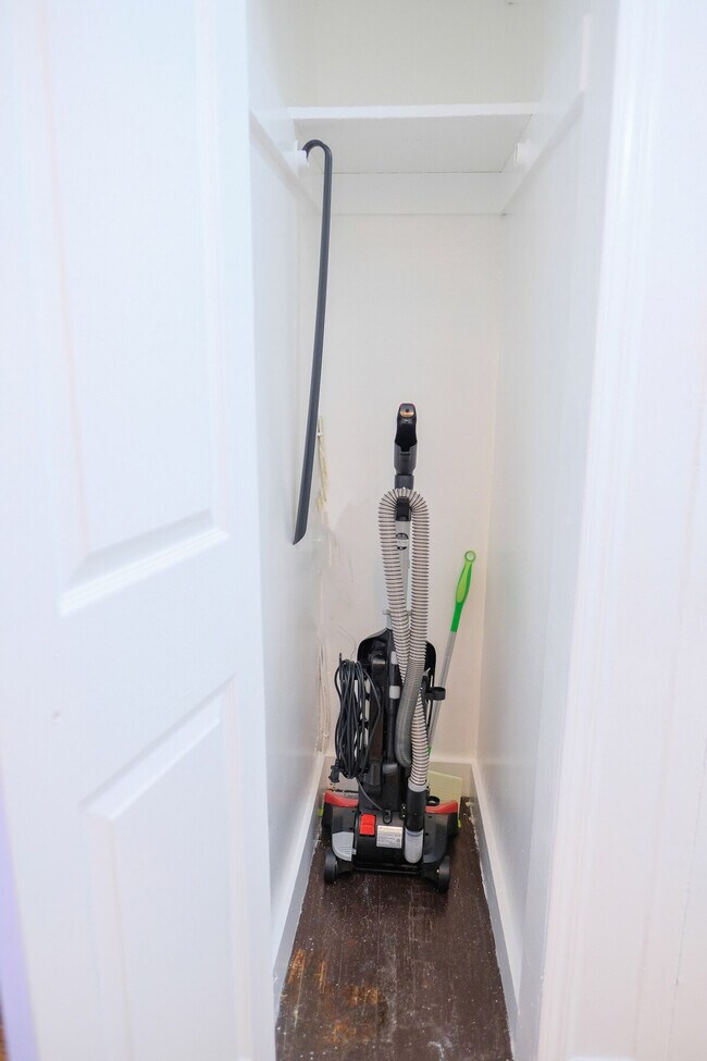 Building Photo - 328 E 74th St