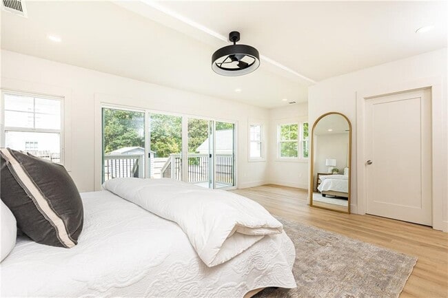 Building Photo - 433 Trabert Ave NW