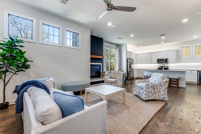 Building Photo - 5073 Gaston Ave