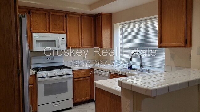 Building Photo - 4717 Knollpark Cir