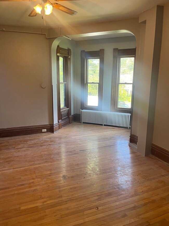 Building Photo - 47 Adams St