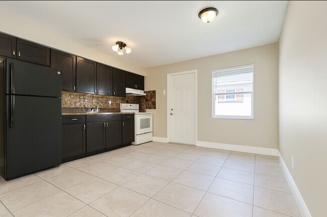 Primary Photo - 5417/5419 Fourth Ave