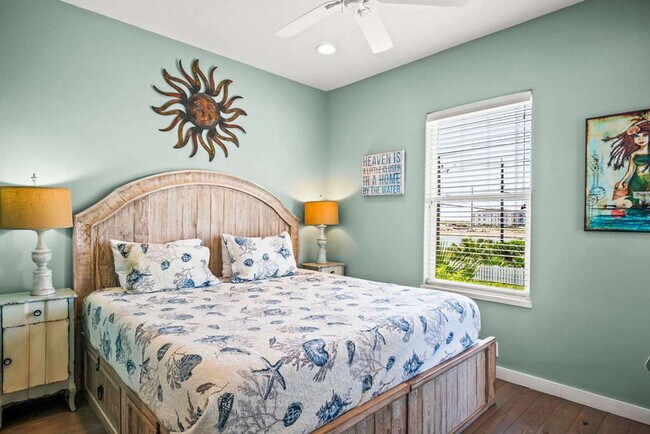 Building Photo - 2727 Eleventh Street-SI ID1023166P