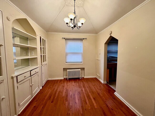 Building Photo - 3819 Beechwood Blvd