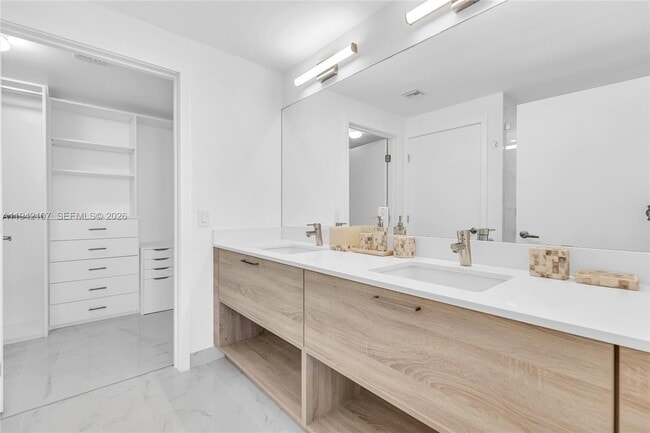 Building Photo - 16385 Biscayne Blvd