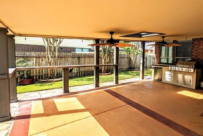 Building Photo - 707 Lytton Springs Way