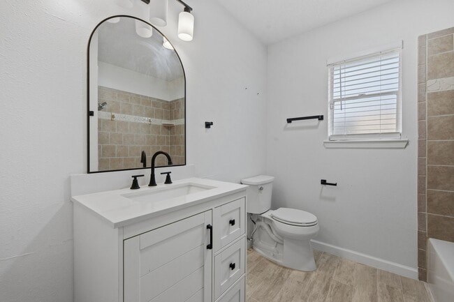 Building Photo - 7618 Breda Dr