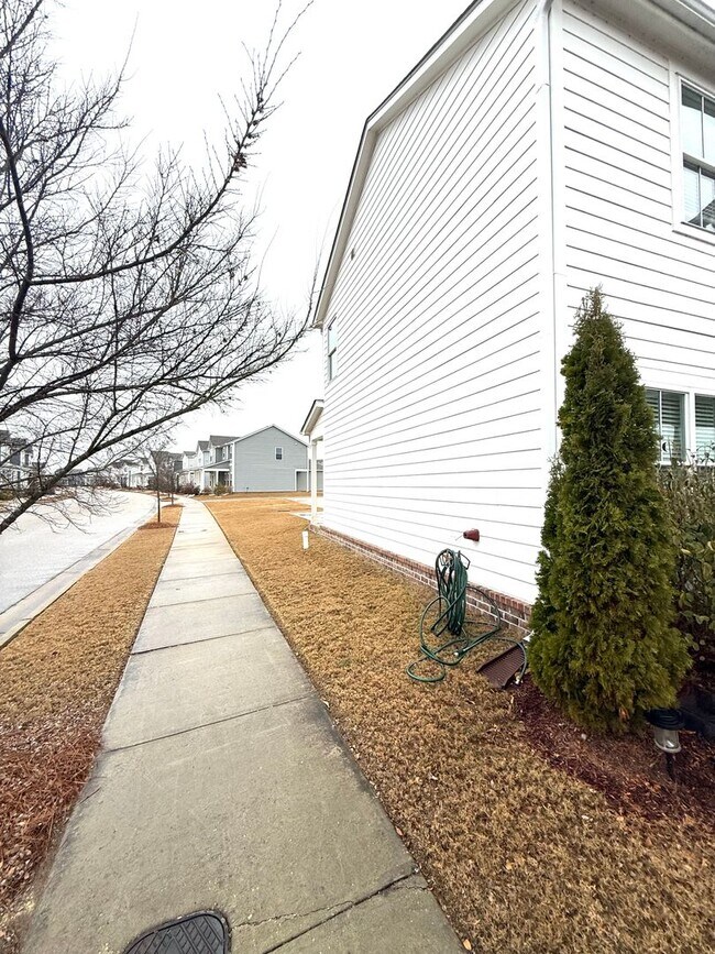 Building Photo - ** 4 Bed 2.5 Bath located in Pike Road ** Call 334-366-9198 to schedule a self-tour