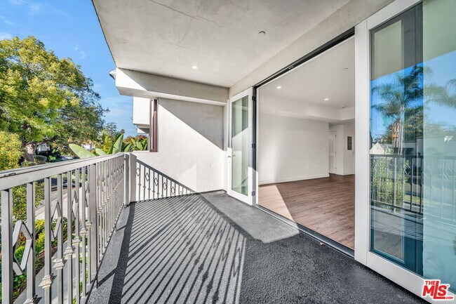 Building Photo - 4114 Vantage Ave