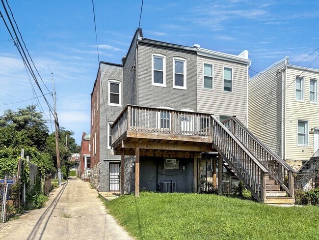 Building Photo - 4801 Alhambra Ave