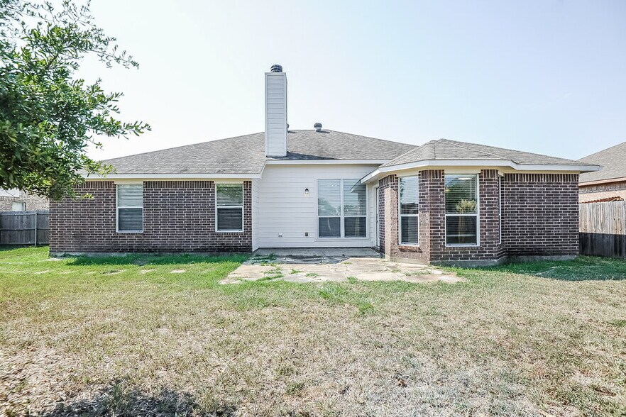 Building Photo - 903 Grouse Rd