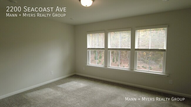 Building Photo - 2200 Seacoast Ave