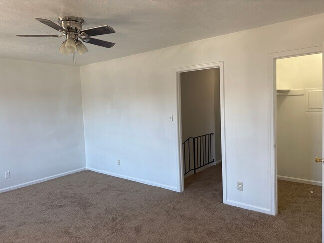 Building Photo - Spacious