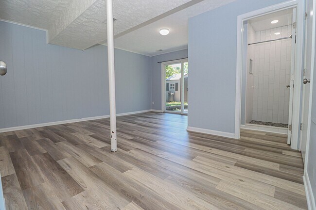 Building Photo - 3 Bedroom Oasis in Severna Park