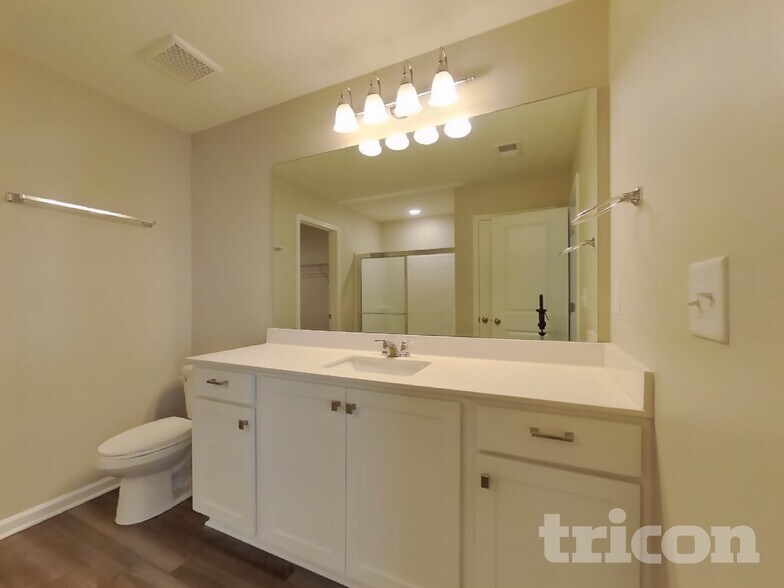 Building Photo - 129 Verona Dr NW