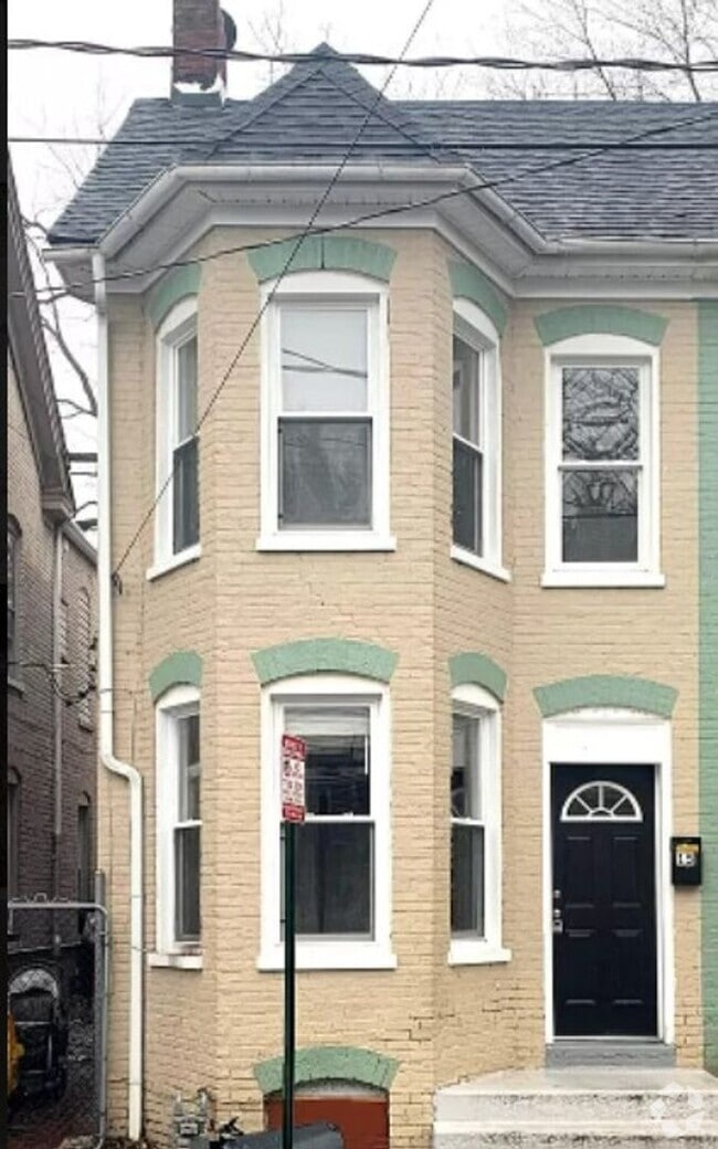Building Photo - 15 E Lee St