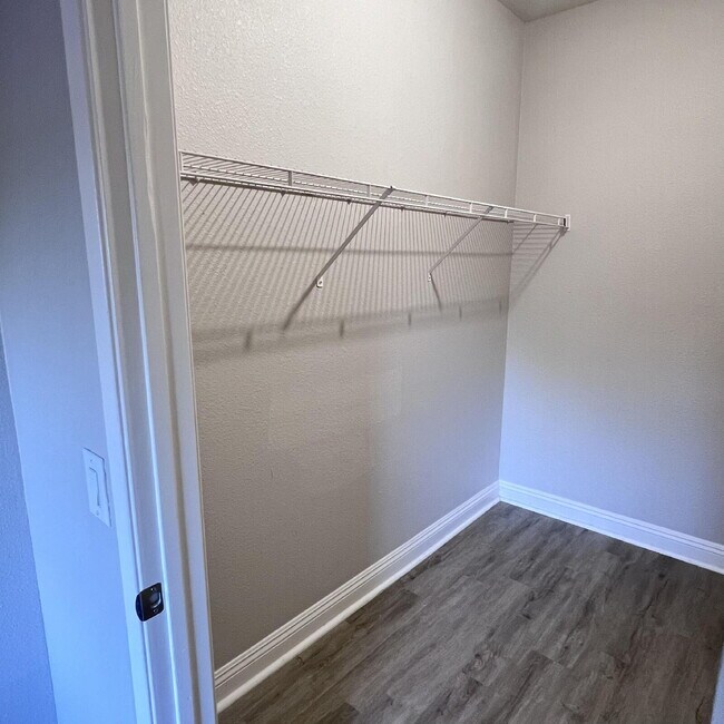 Building Photo - 2 Bed, 2 Bath condo, ground floor unit