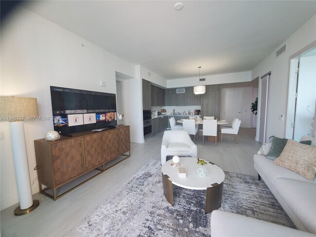 Building Photo - 17550 Collins Ave