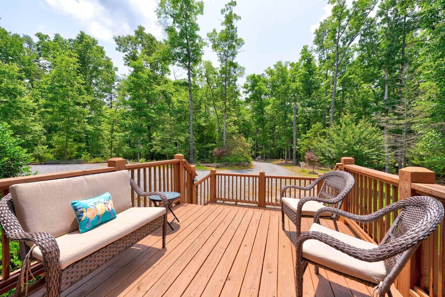 Building Photo - 1428 Power Dam Rd