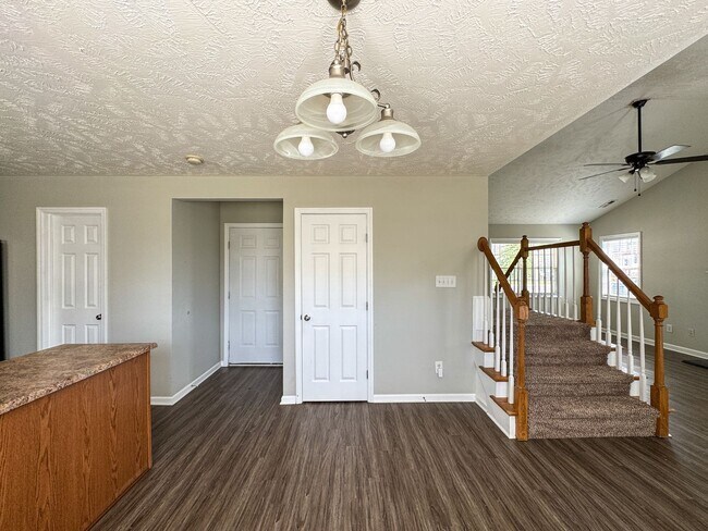 Building Photo - 1502 Bridgeton Way