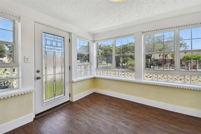 Building Photo - 1925 52nd St S