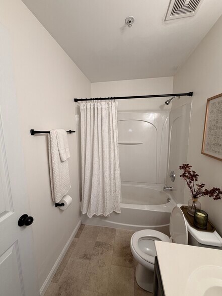 Bathroom 2 - 1609 Forest Springs Ln
