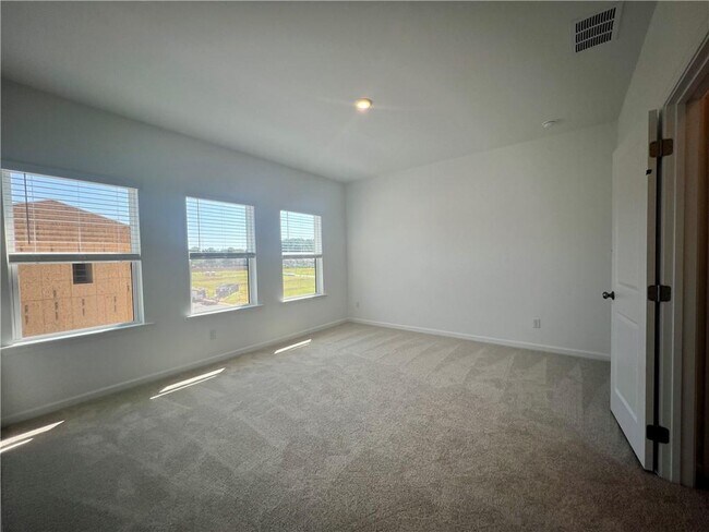 Building Photo - 606 Alder Crk Wy