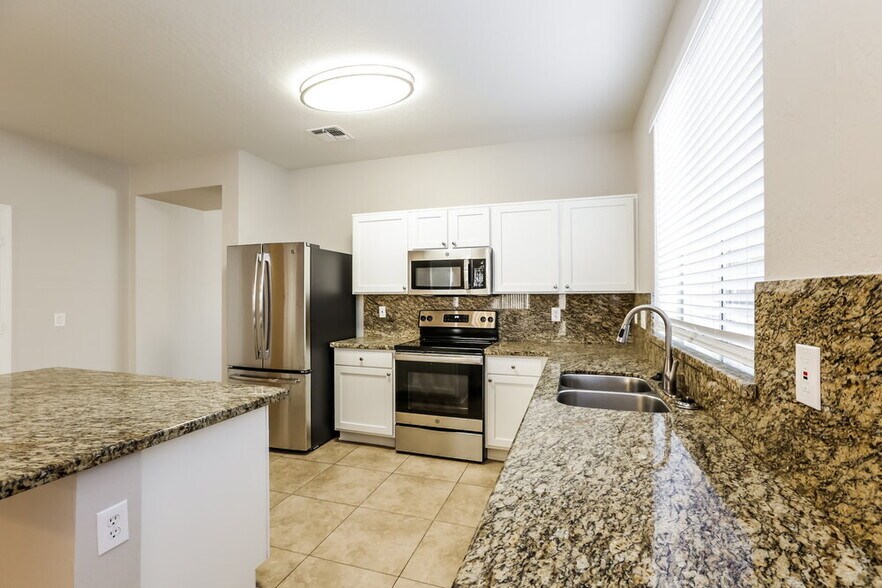 Building Photo - 3014 W Donner Dr