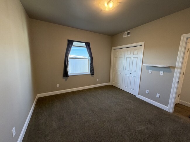 Building Photo - 1405 Harmony Ct