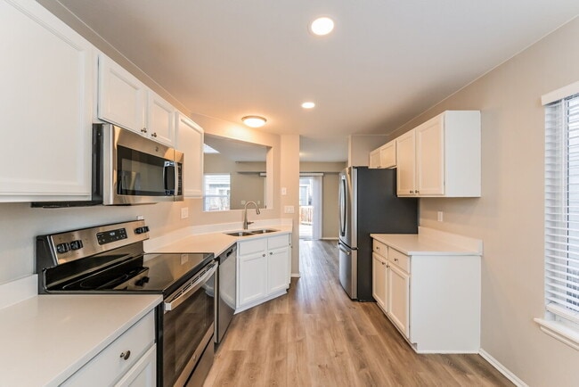 Building Photo - 16379 Bluebell Pl