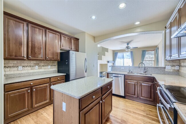 Building Photo - 4 Bedroom Single Family Home For Rent in Highlands Ranch