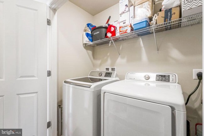 Building Photo - 13707 Petrel St